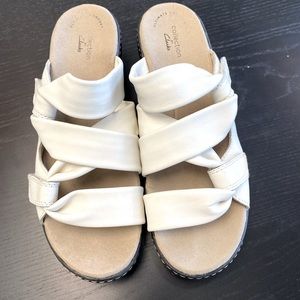Clark’s leather uppers sandals size 8